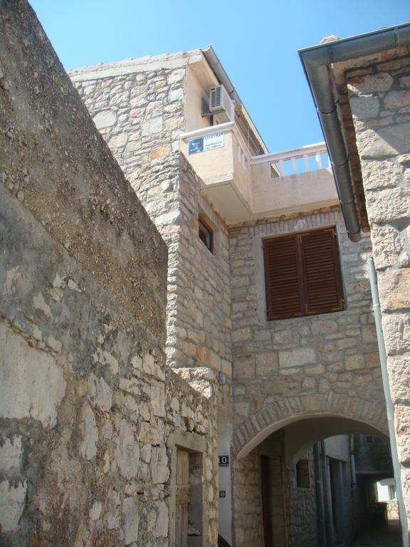 イェゼラApartman Klarin - Old Stone Houseアパートメント エクステリア 写真